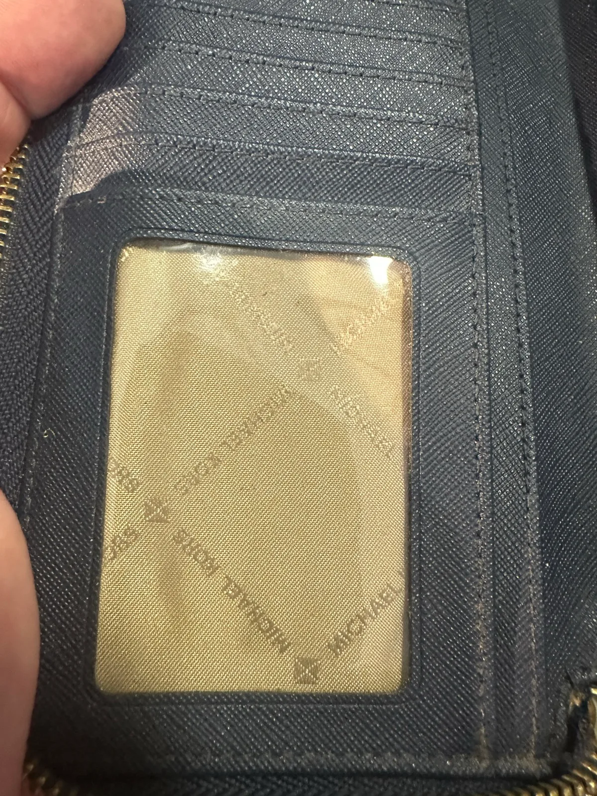 Michael Kors zip wallet - nice. — photo 7