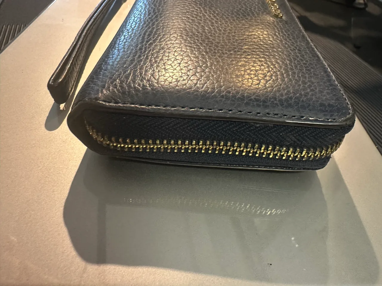 Michael Kors zip wallet - nice. — photo 3