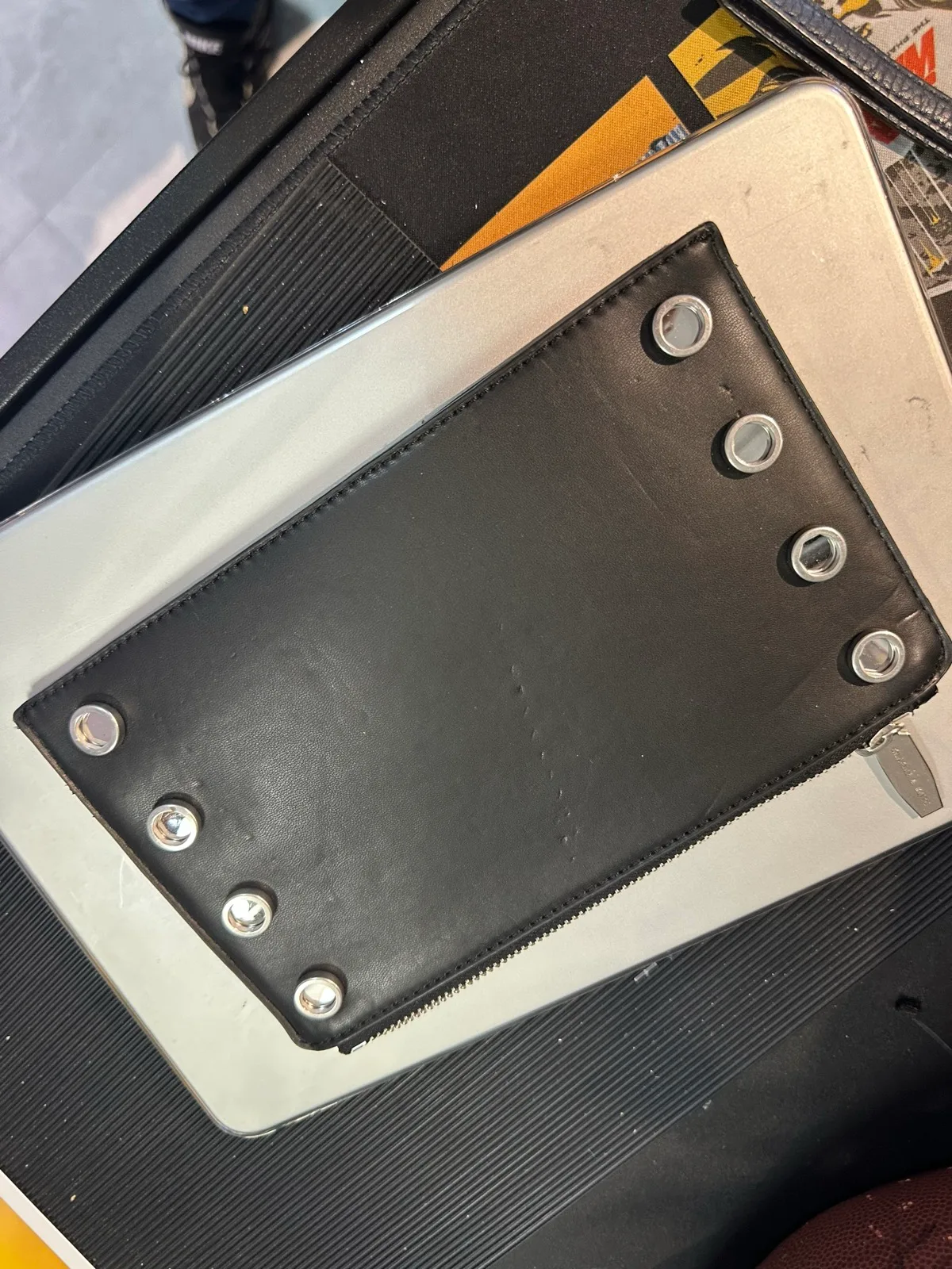 Charles & Keith Clutch — photo 2