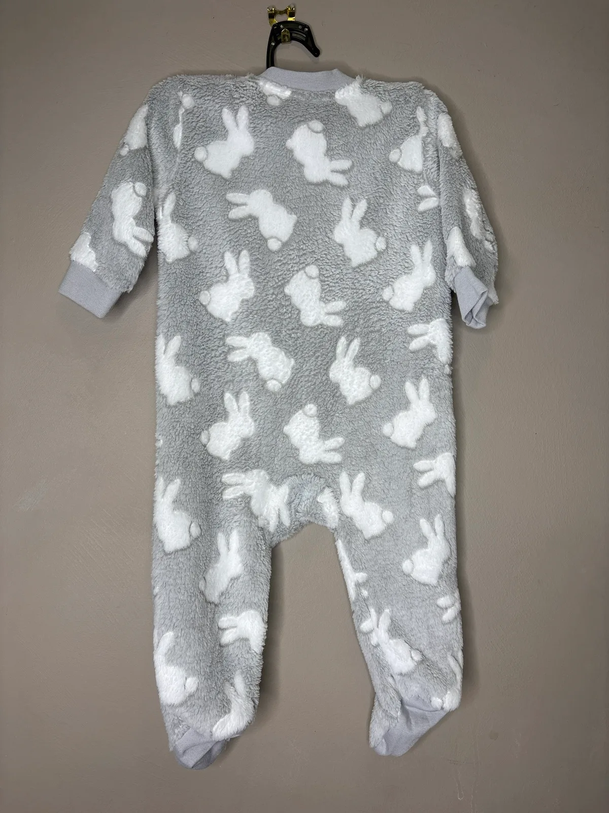 Baby One piece zip up rabbit fleece onesie Size 00 — photo 2