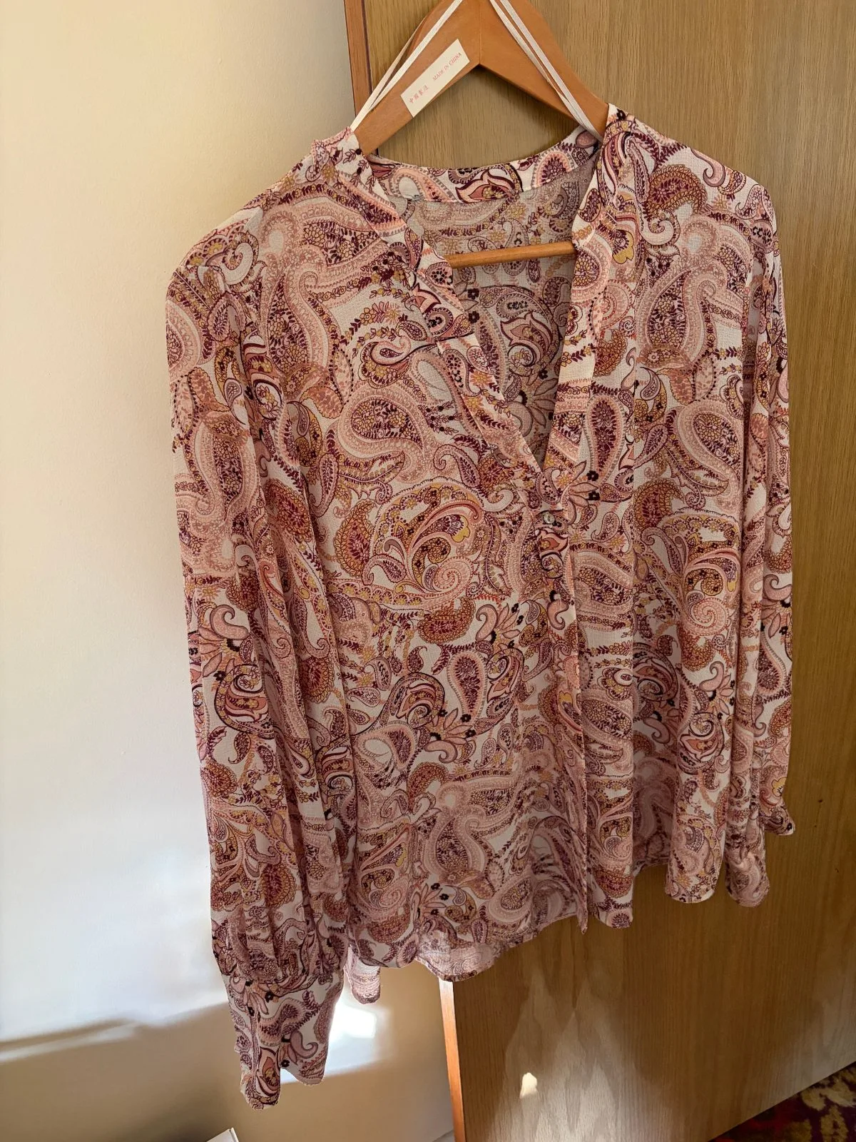 Vintage Pink Paisley Blouse – Excellent Condition — photo 2