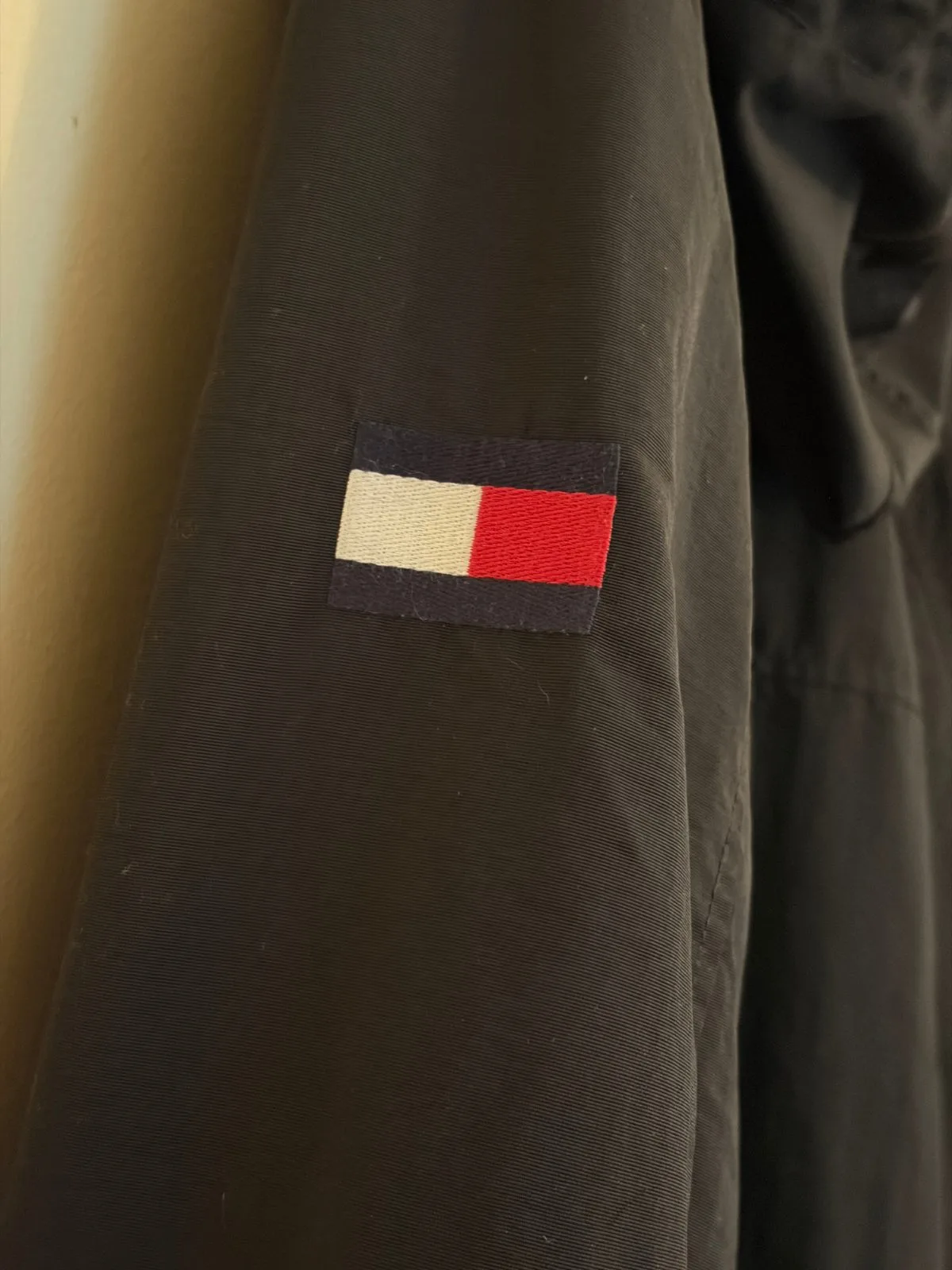 Tommy Hilfiger Windbreaker Jacket Men's Black Hooded Water Resistant — photo 3