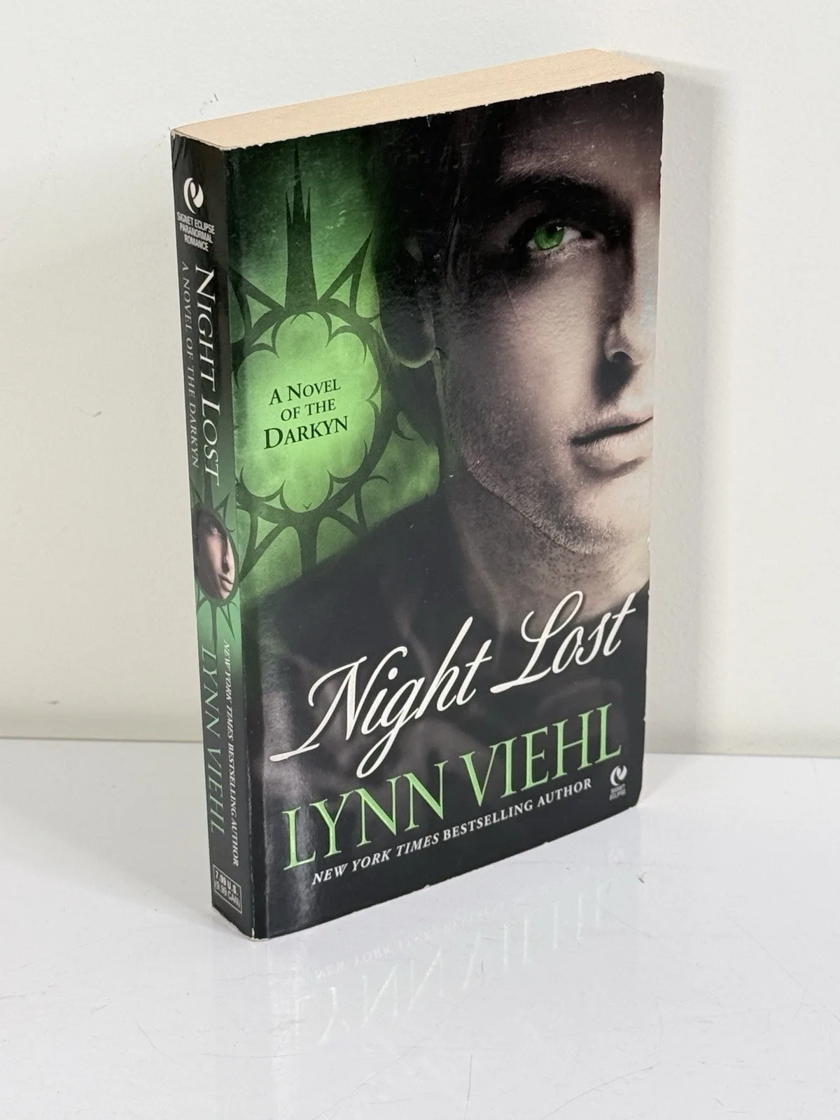 Lynn Viehl Night Lost: A Novel of the Darkyn Paperback 2007 Vampires – photo 2