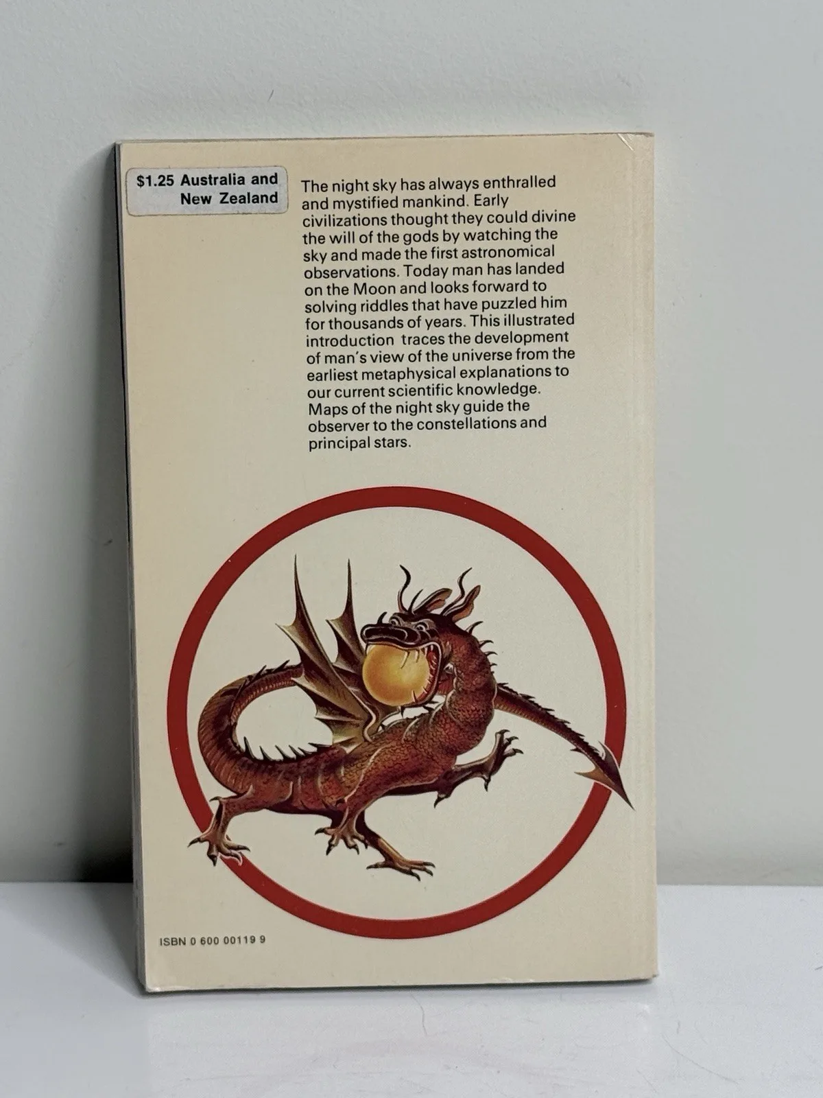 Iain Nicolson Astronomy (All-colour Paperbacks) Illustrated Paperback – photo 2