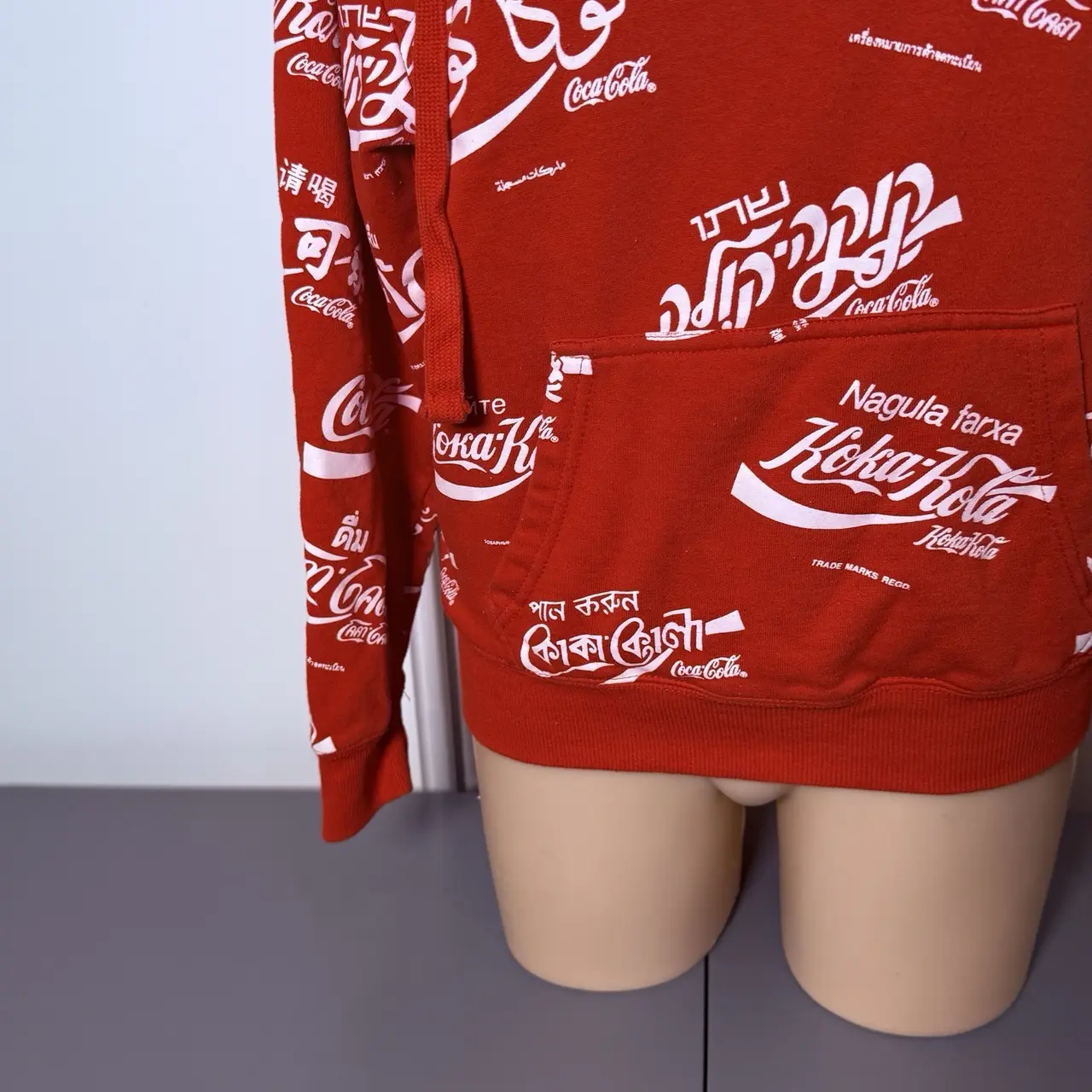 Coca Cola International Logo Red Hoodie Small Pullover Sweatshirt Rare – photo 6