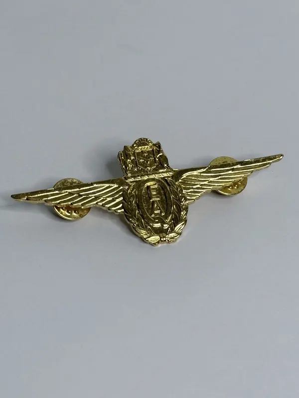 Vintage Qantas Empire Airways QEA Captain Pilot Wings Badge Gold Aviation