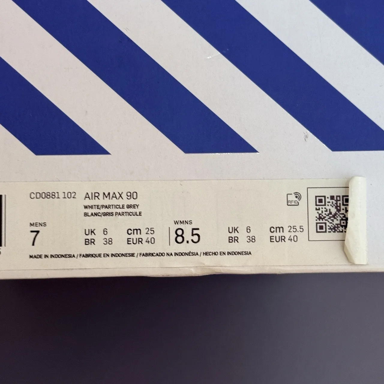 Size 8.5 - Nike Air Max 90 Hyper Royal – photo 4