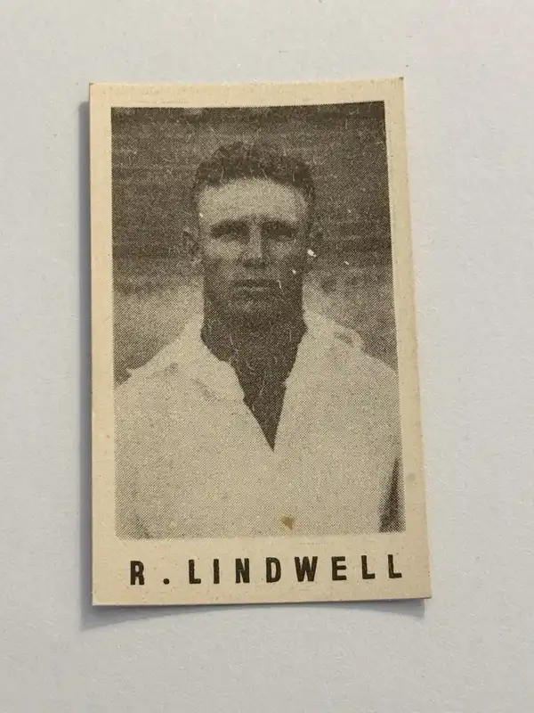 R. LINDWALL Ray Lindwall New South Wales Australia 1945-6 Cricket Trading Card