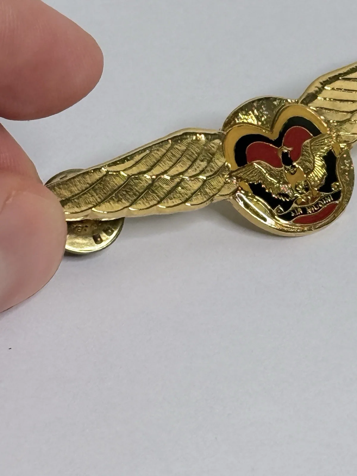 Vintage Air Niugini Papua New Guinea Pilot Wings Badge Gold Red Black Enamel – photo 4