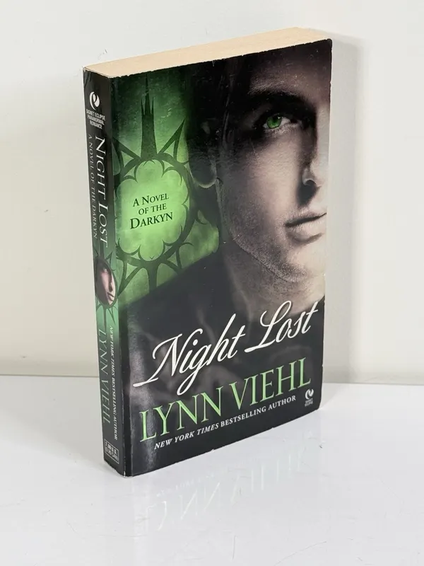 Lynn Viehl Night Lost: A Novel of the Darkyn Paperback 2007 Vampires