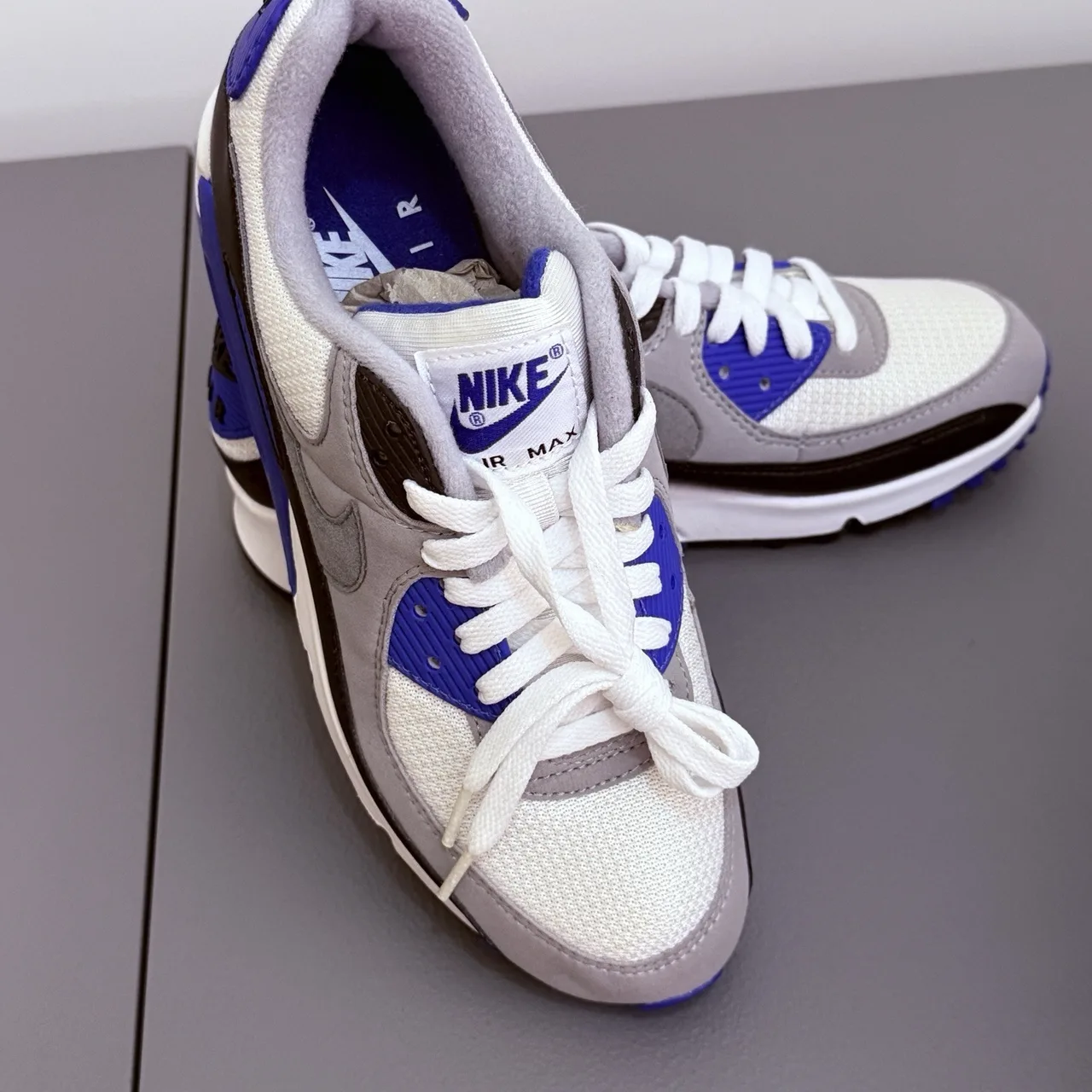Size 8.5 - Nike Air Max 90 Hyper Royal – photo 2