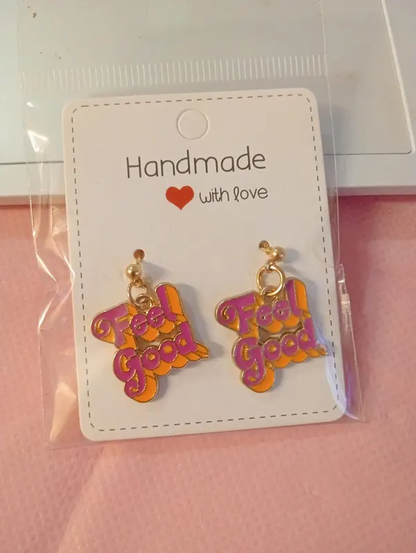 Feel good stud earrings
