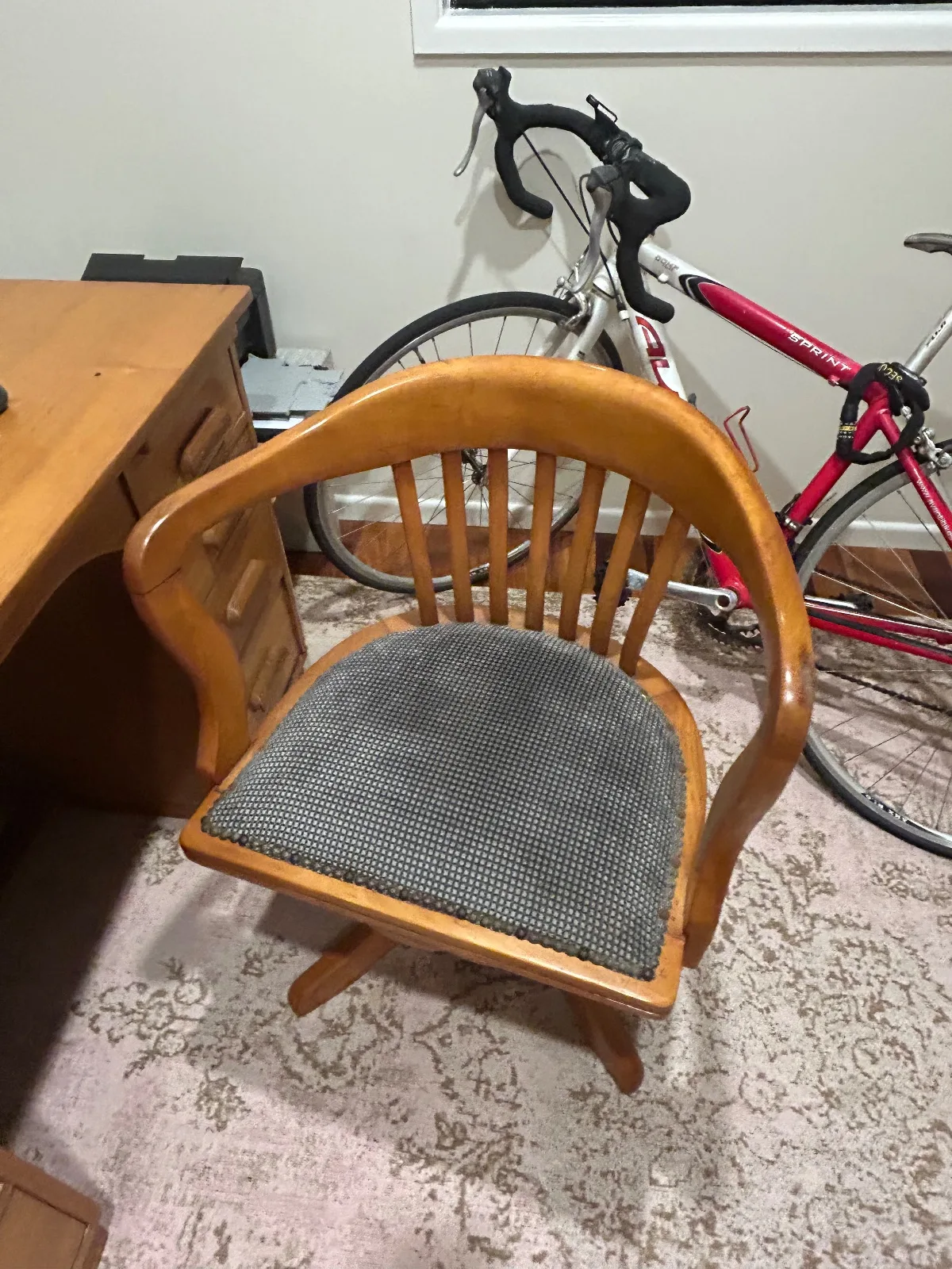 Vintage oak desk and chair – photo 4
