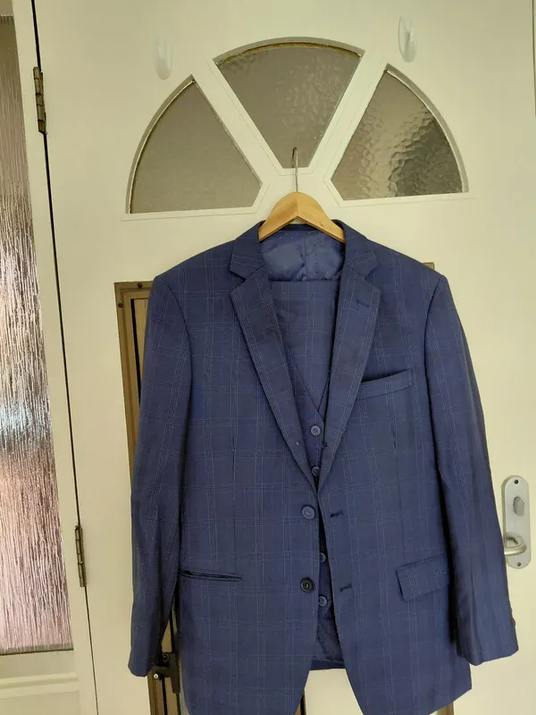 Three Piece  Suit 38R 32W