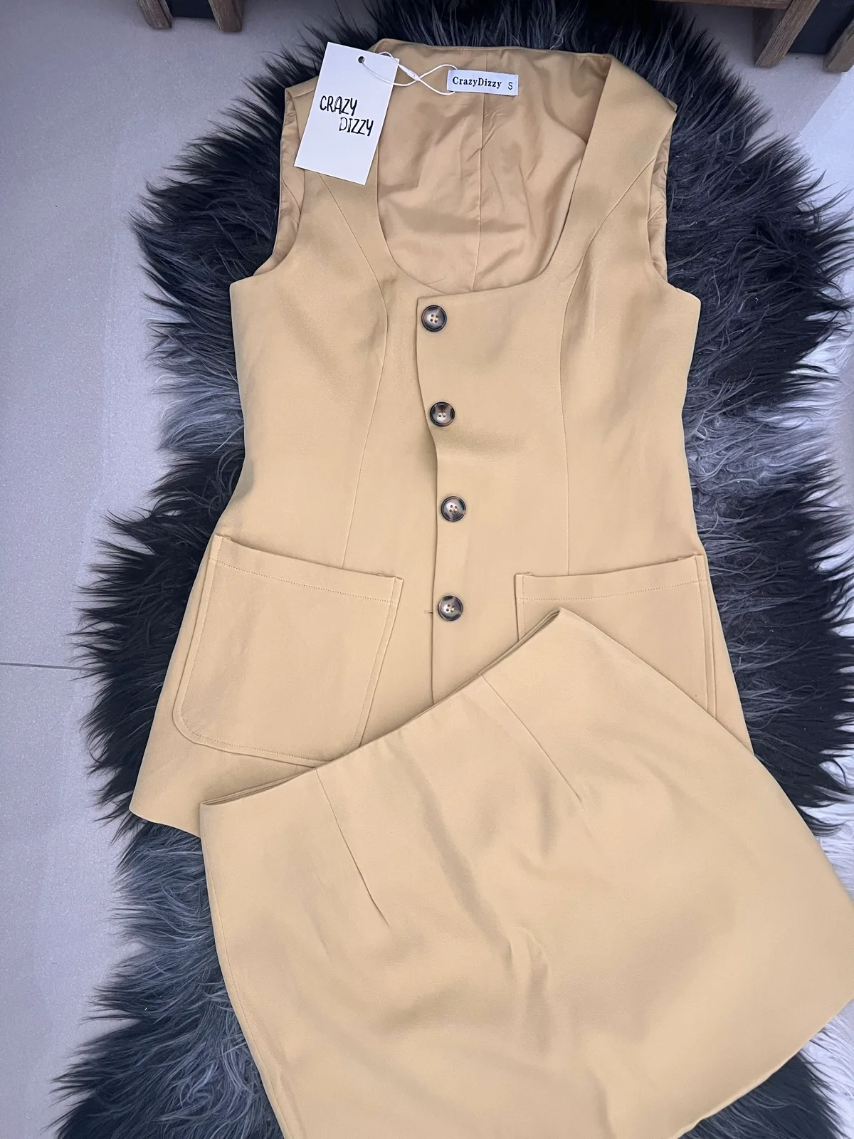Set of vest and skirt size 8 – photo 3
