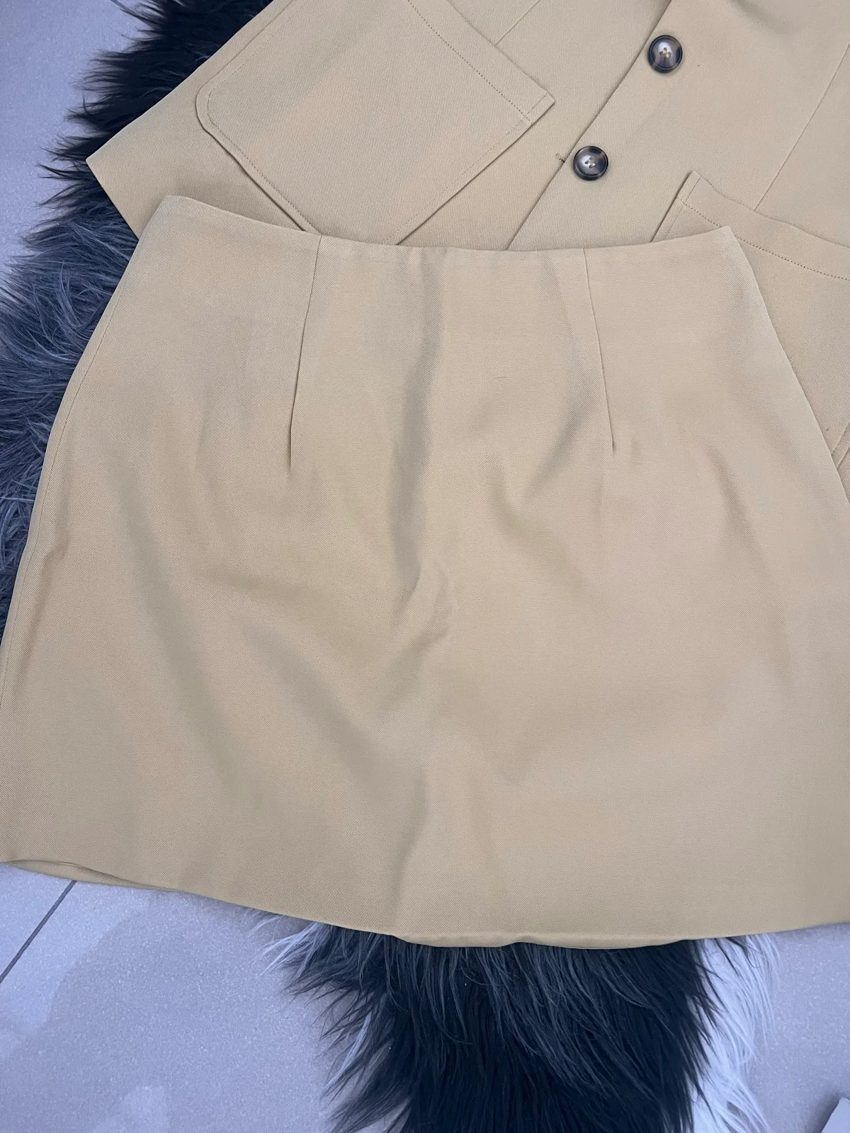 Set of vest and skirt size 8 – photo 4