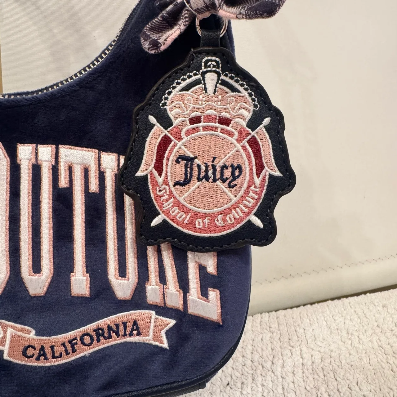 Juicy Couture Navy Velour Shoulder Bag – photo 3
