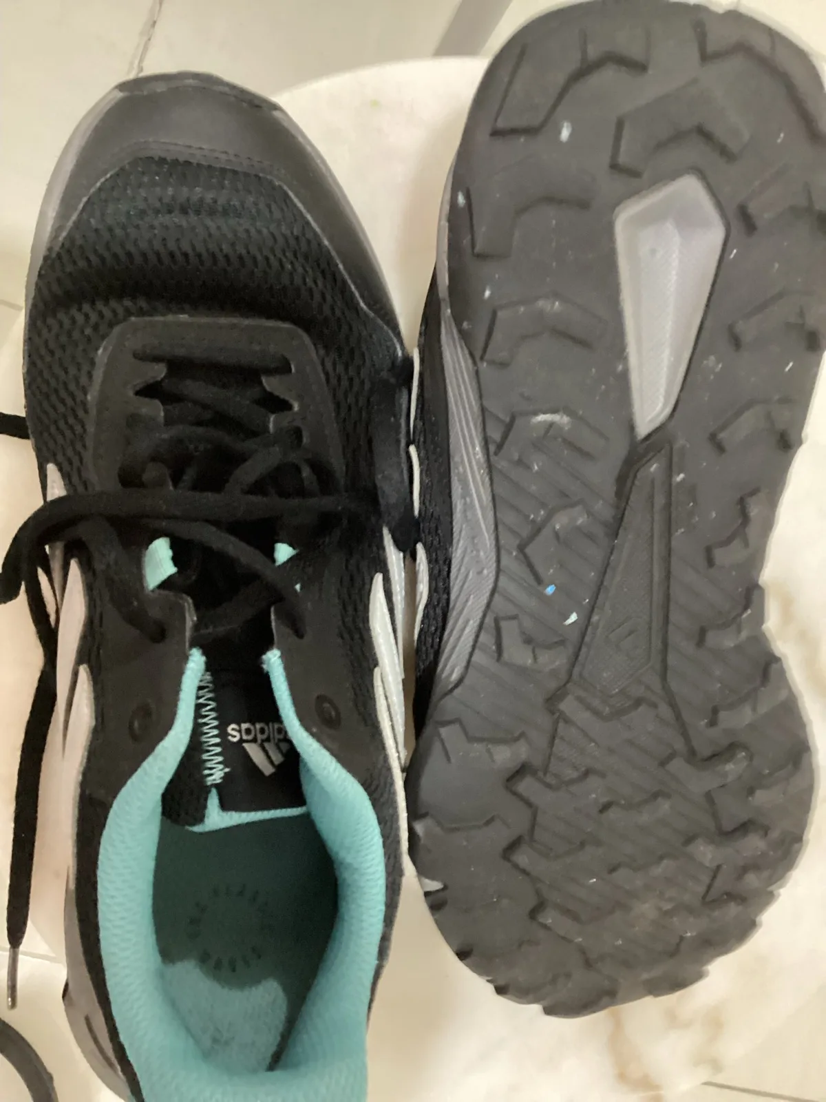 Black Adidas shoes size 7 US – photo 5