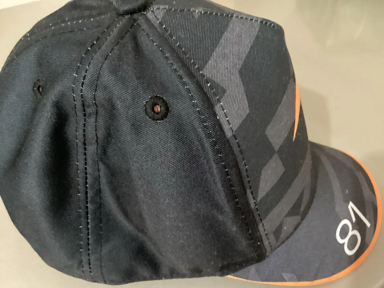 Oscar Piastri signed 1000thGP cap brand new – photo 4