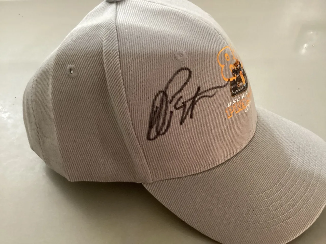 Oscar Piastri signed brand new adjustable light grey cap – photo 2