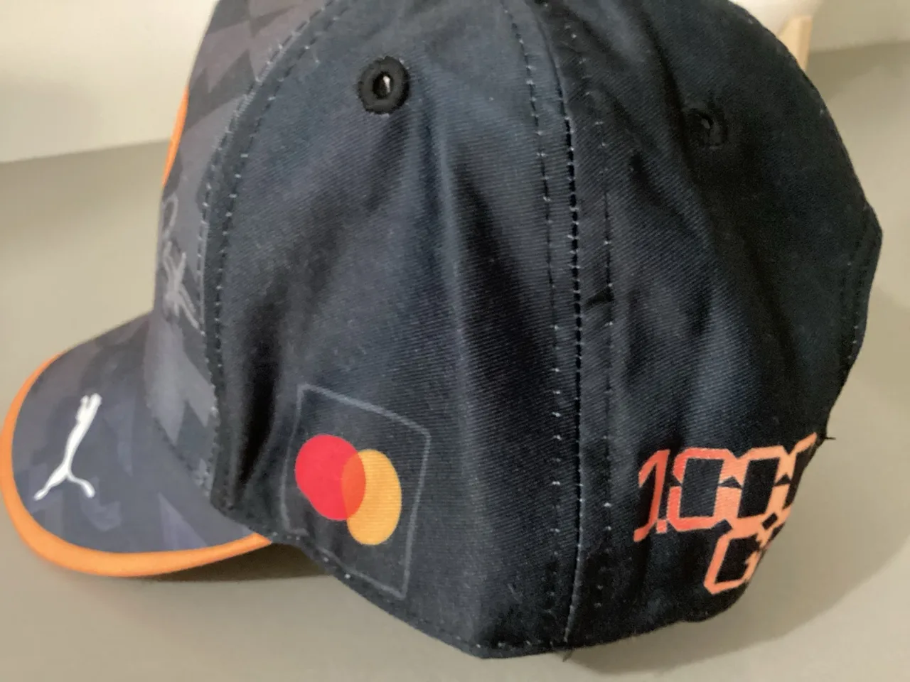 Oscar Piastri signed 1000thGP cap brand new – photo 3