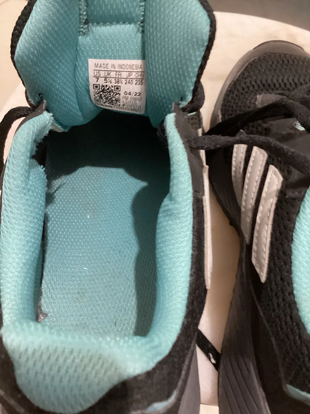Black Adidas shoes size 7 US – photo 4