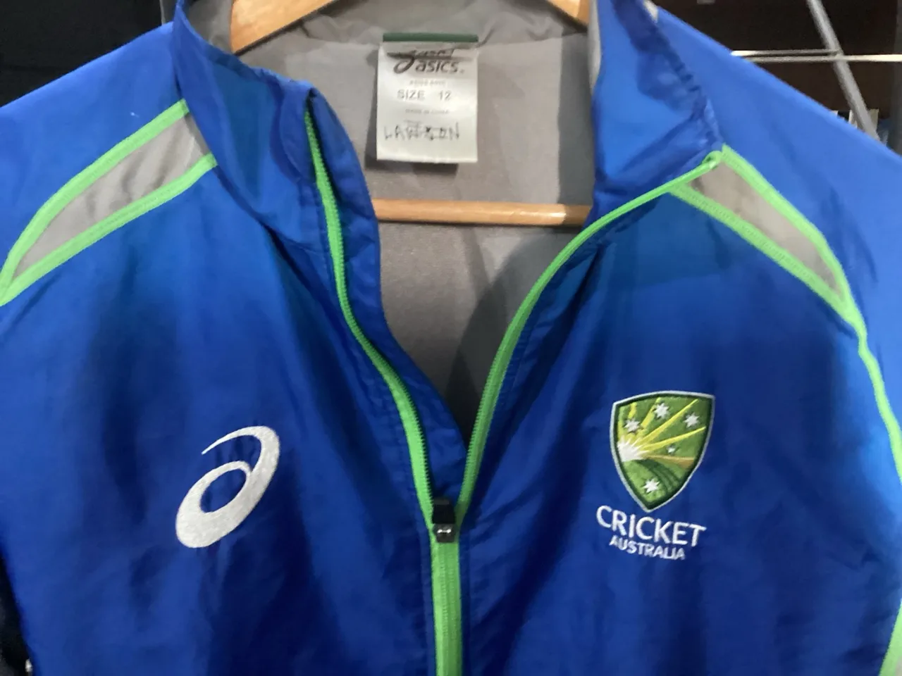 Australian size 12 women’s cricket jacket – photo 2
