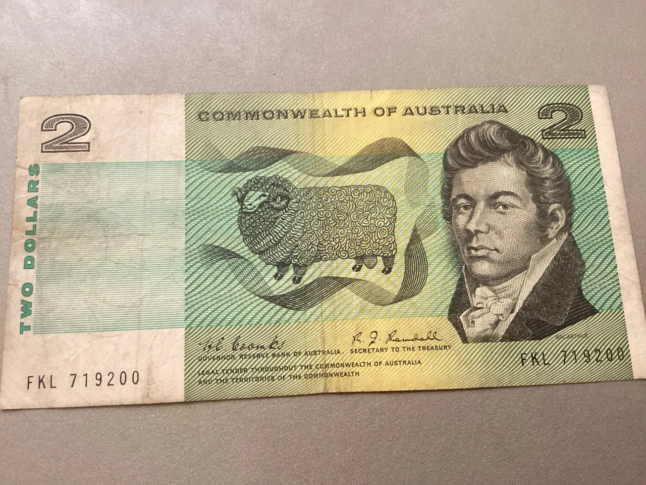 Set of Commonwealth of Australia notes – photo 4