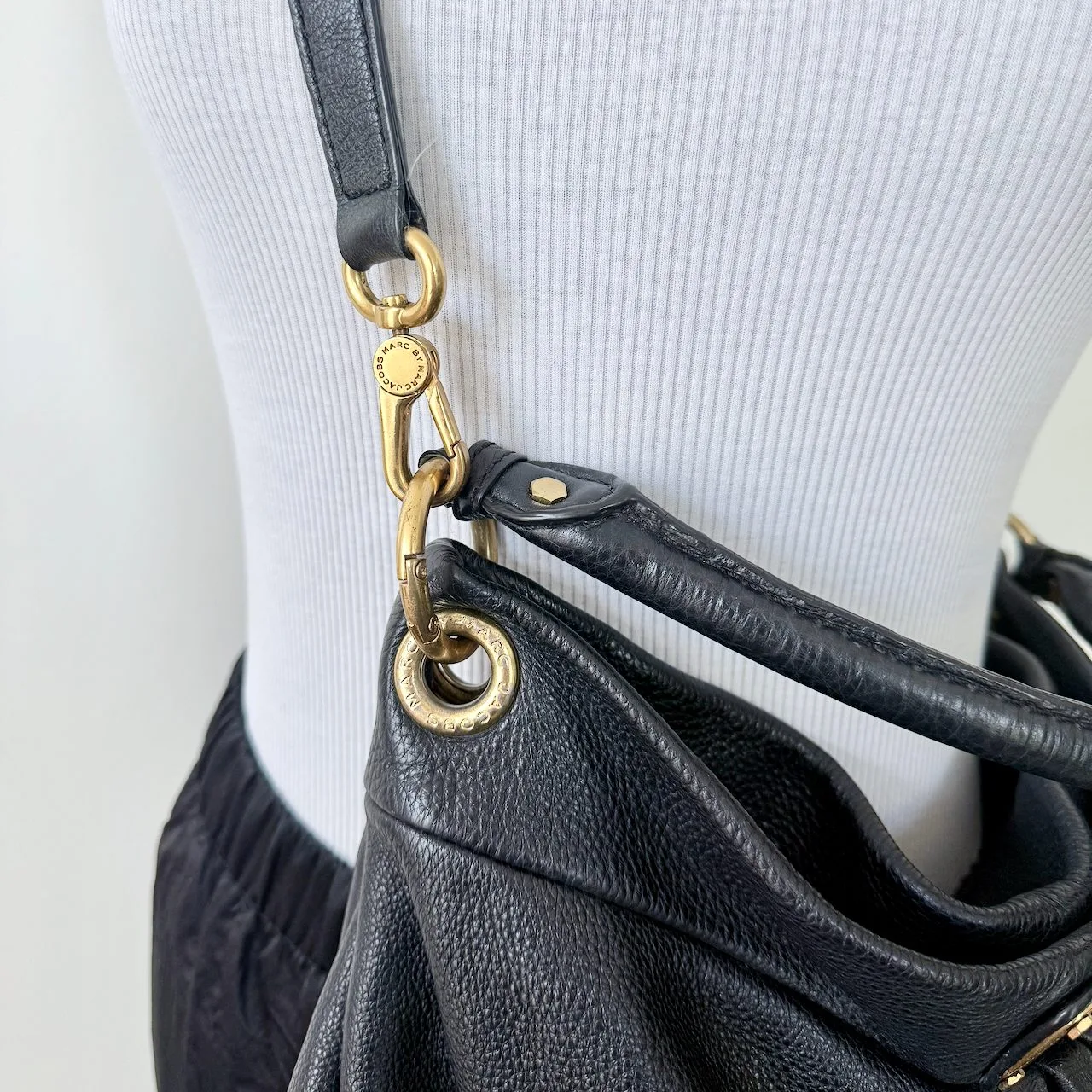 Marc by Marc Jacobs Classic Q HUGE Hillier Leather Hobo in black – photo 3