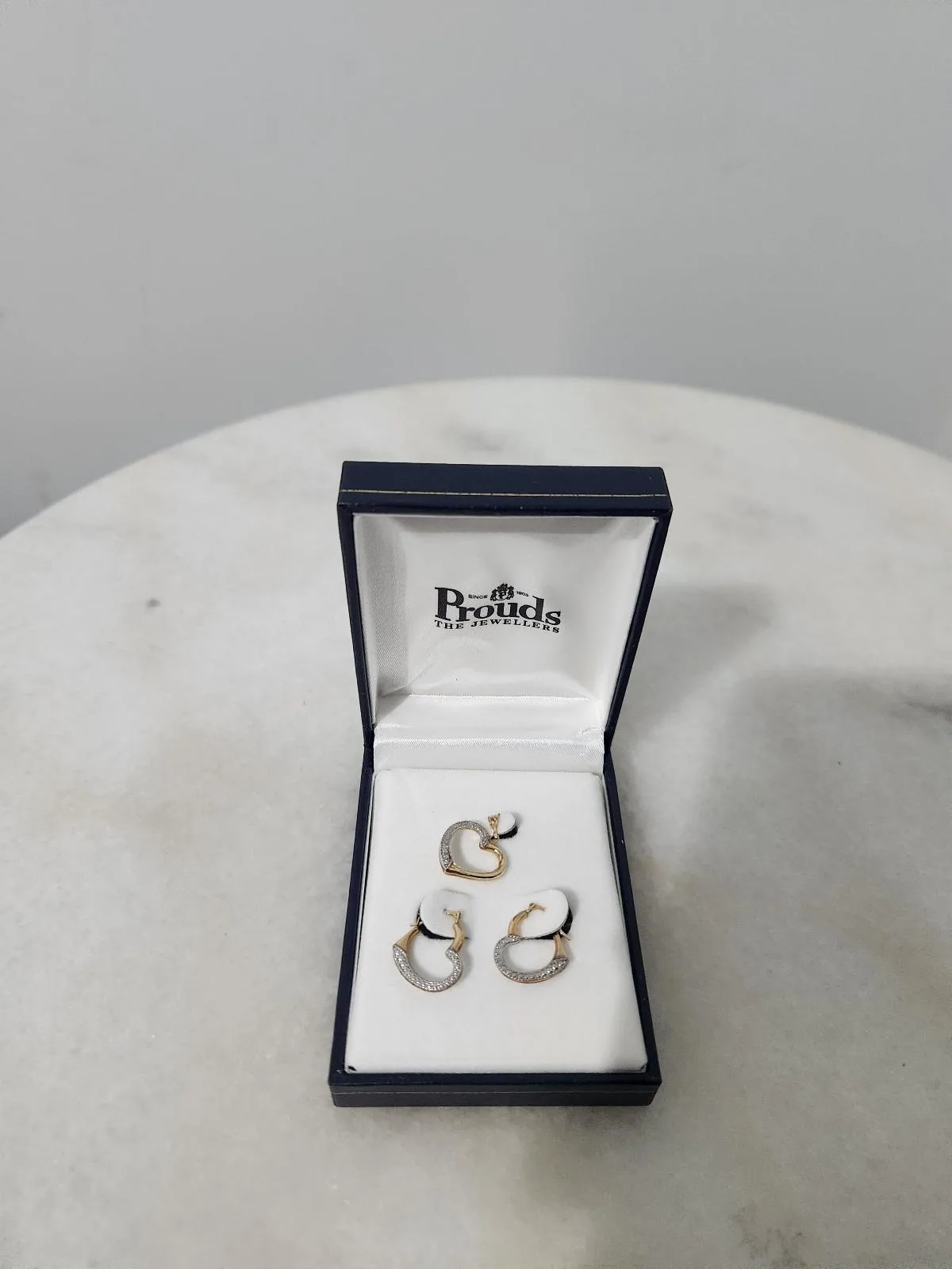 9ct/9k gold heart earrings and pendant set, - prouds — photo 4