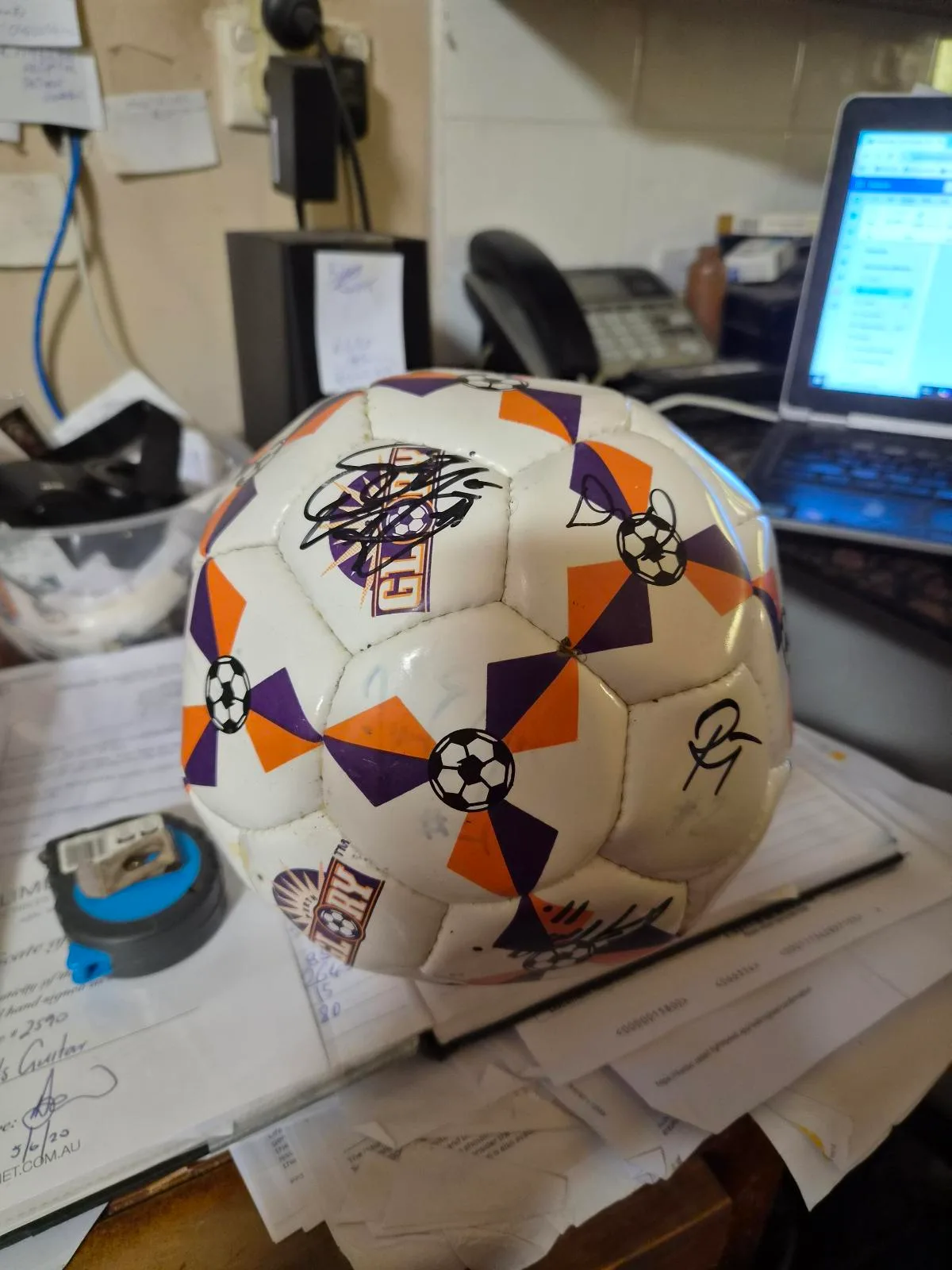 Perth glory soccer ball  signed — photo 3