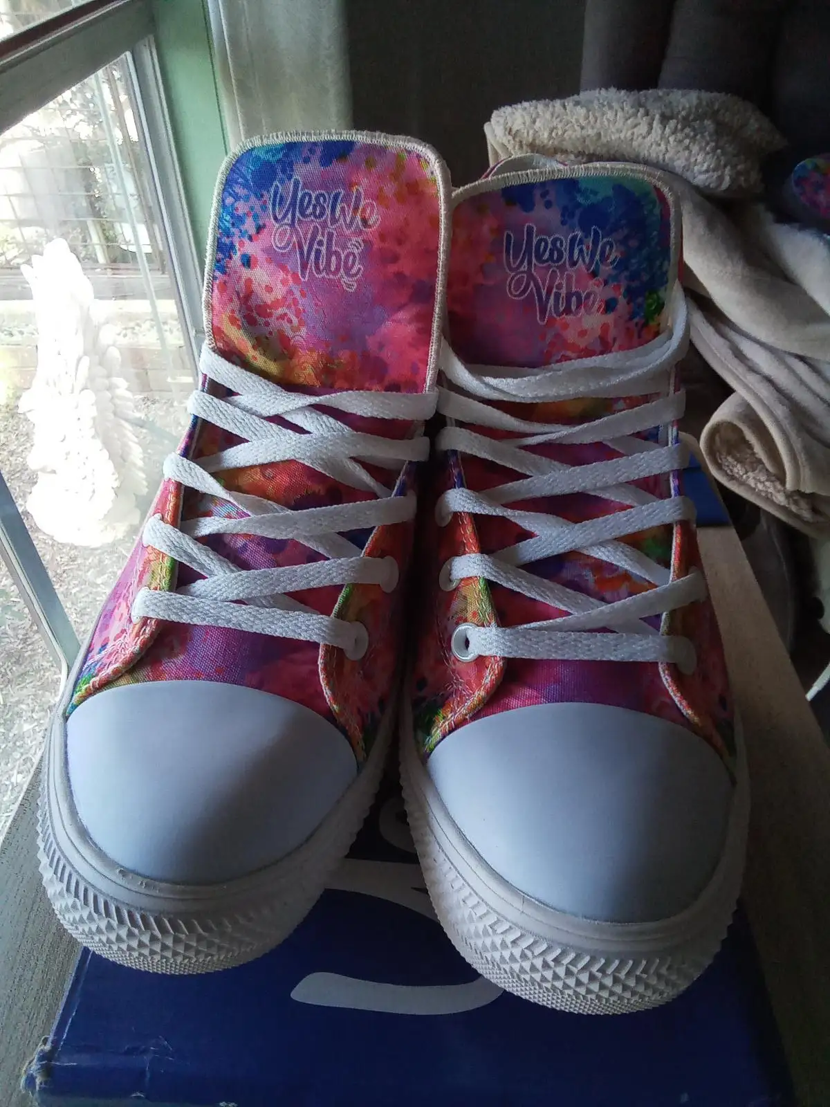 Brand Yes We Vibe Sneakers Ladies Size 10.5us – photo 2