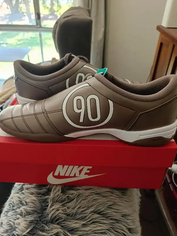 Nike 90s Edition Mink Brown