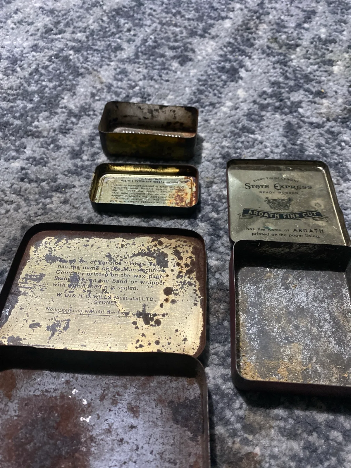 Old tins — photo 2