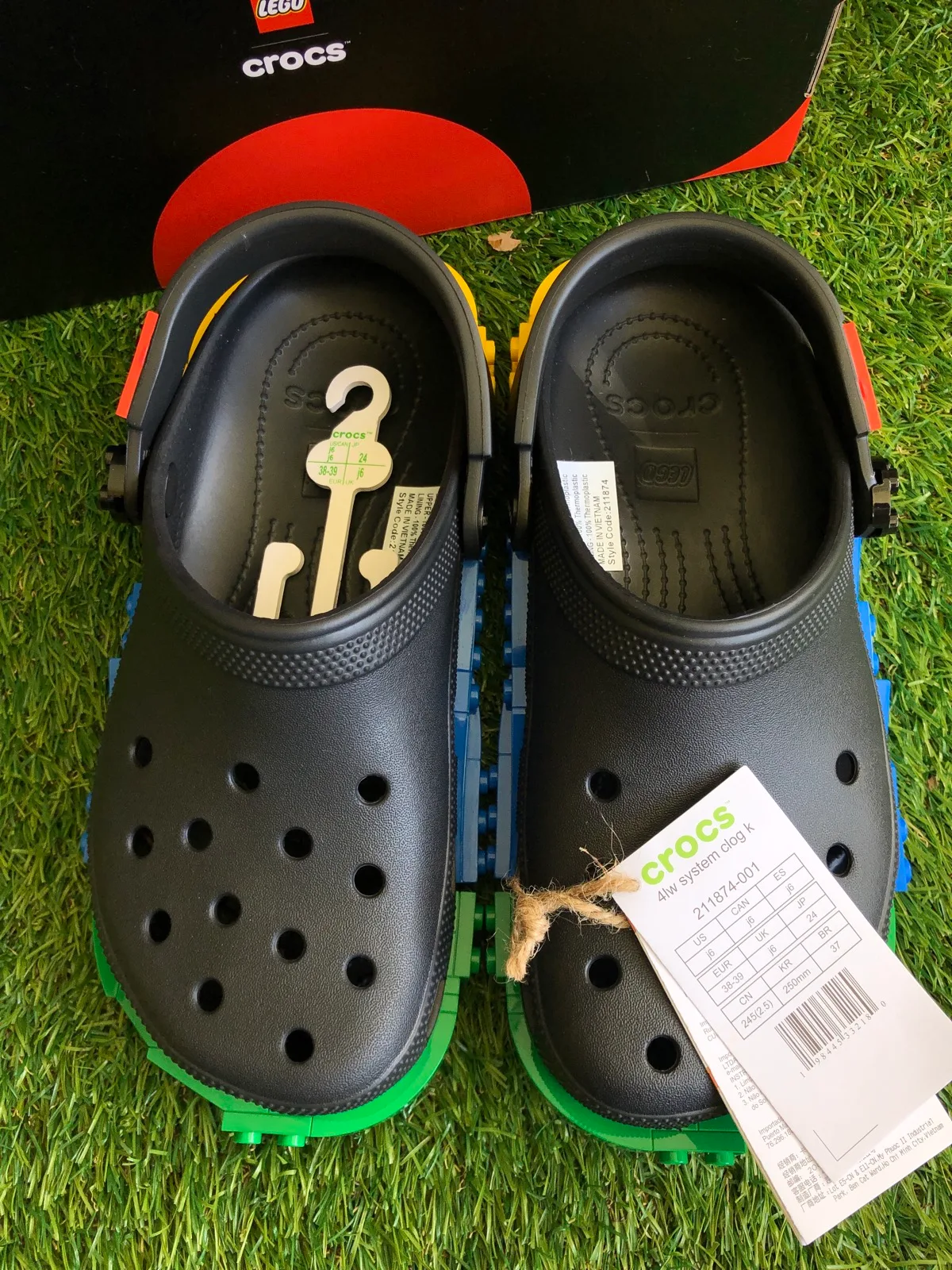 New LEGO crocs kids size j6 — photo 3