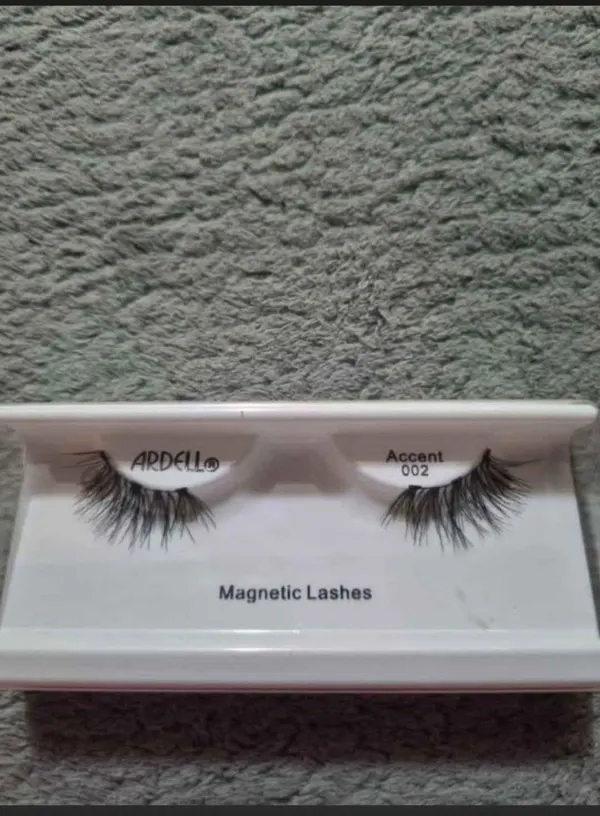 Magnetic eyelashes