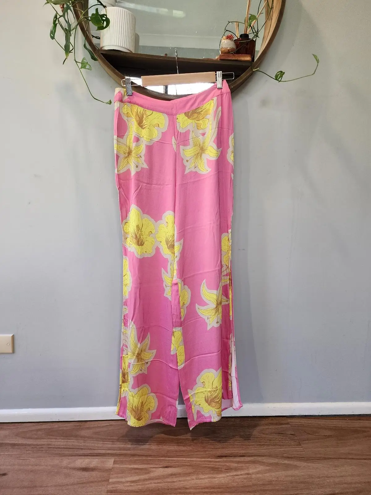 The Wolf Gang "Magda" Dahlia Floral Wide-Leg Split Tropical Resortwear Pants M – photo 2