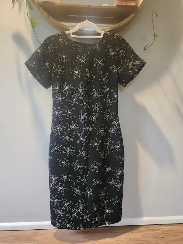 Veronika Maine Black White Floral Midi Dress Size 6 Designer Corporate Core Work