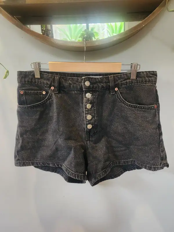 MNG (Mango) Black y2k Acid Wash High Waist Button Fly Denim Grunge Shorts 12-14