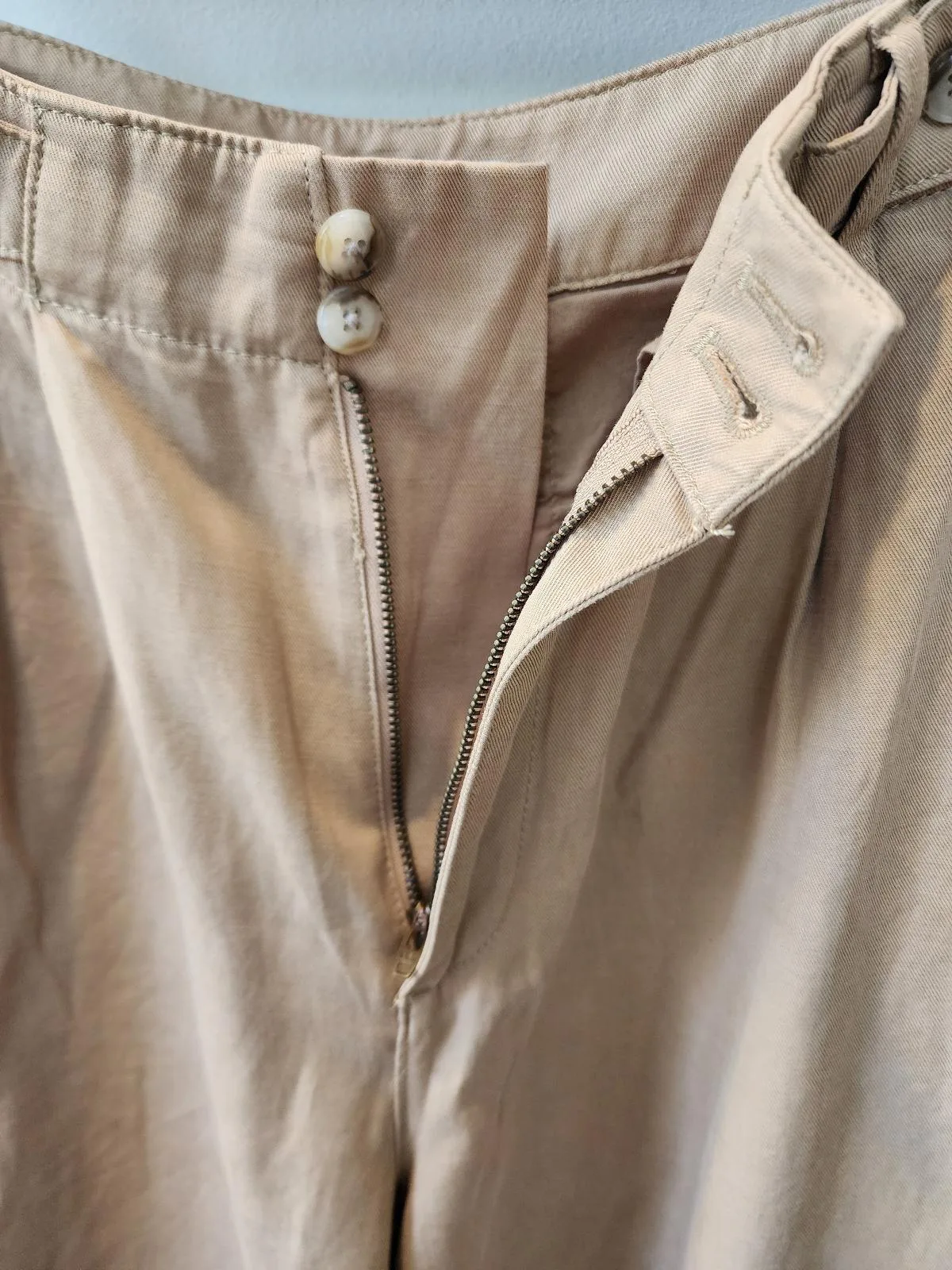 MADEWELL High-Rise Wide-Leg Pleated Chino Cotton Fair Trade Pants in Tan / Khaki – photo 7