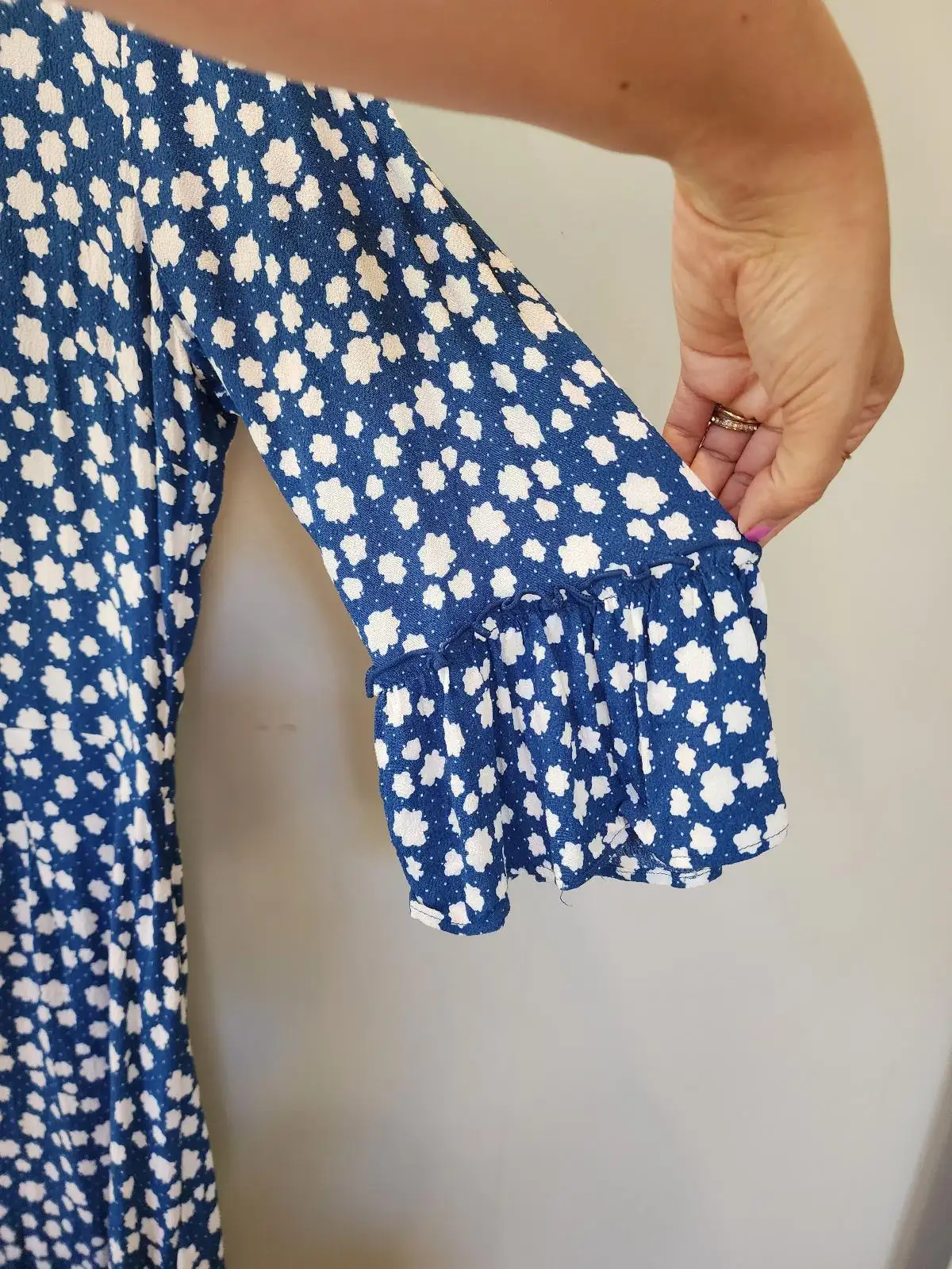 Mister Zimi Blue White Floral Drop Waist Ruffle Sleeve Mini Dress Size 14 – photo 2