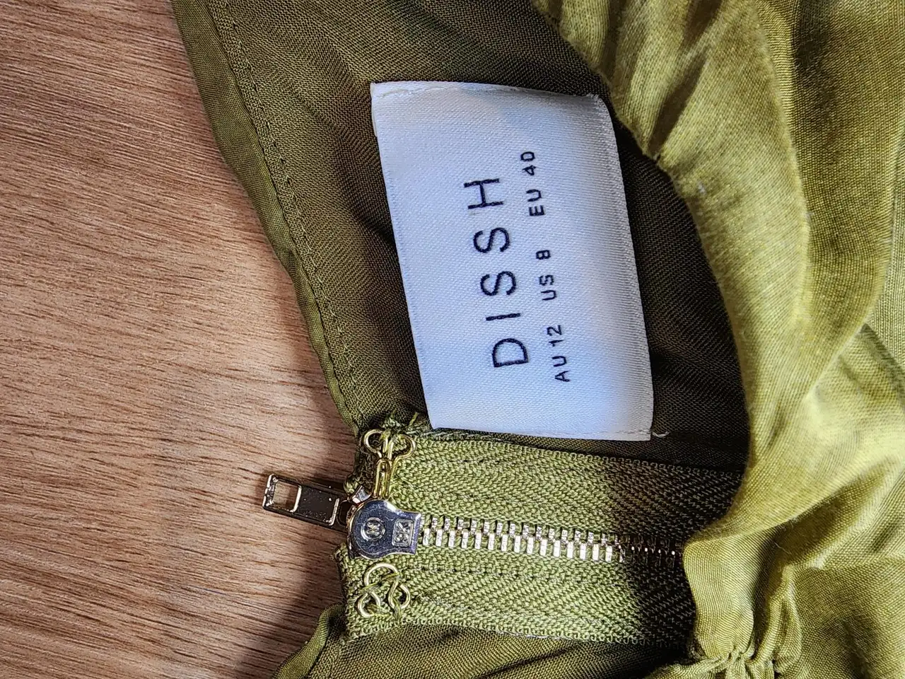 DISSH Olive Moss Green Ruched Quiet Luxury Zip Back Crop Top Size 12 M – photo 5