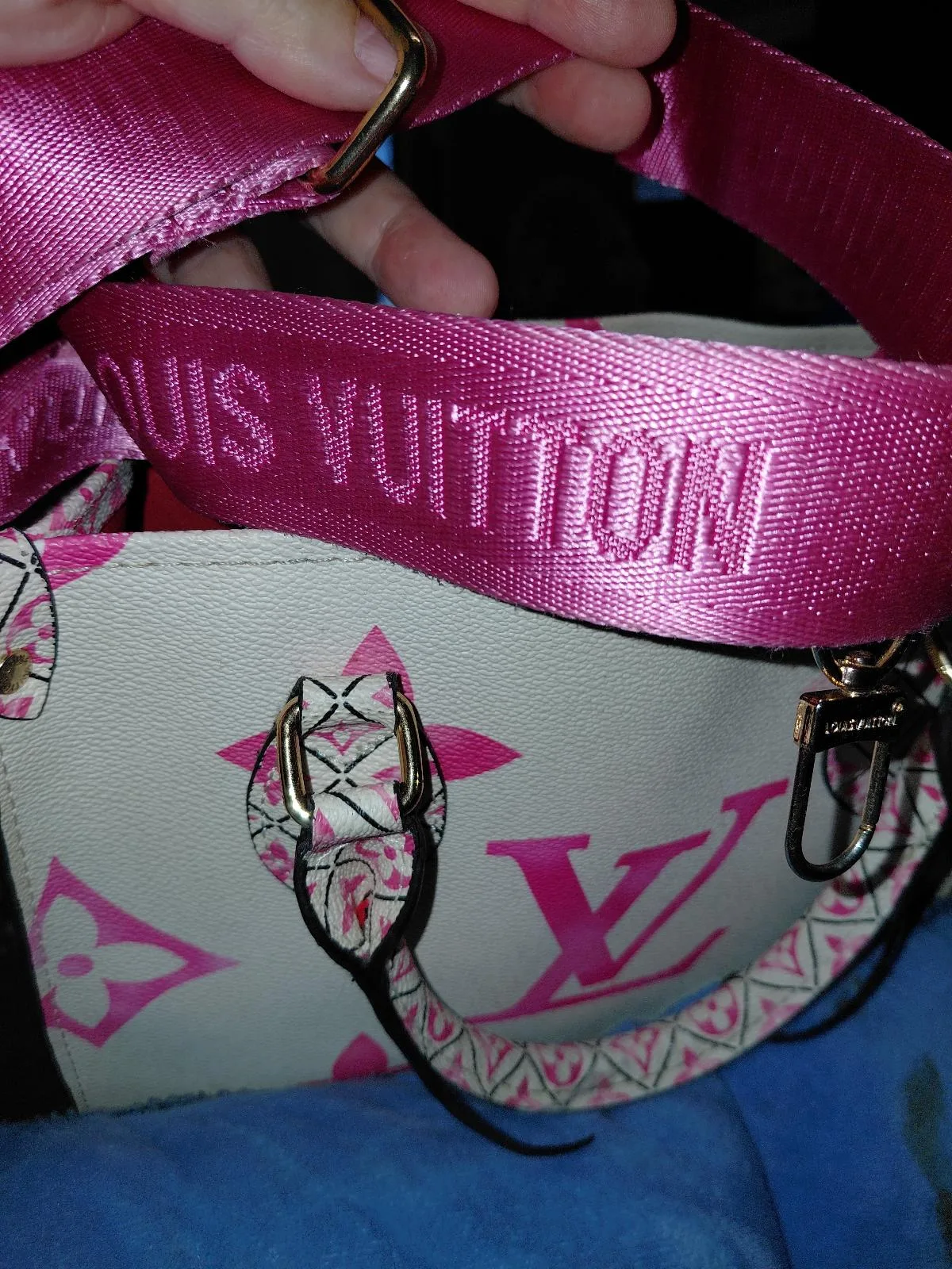 Louis Vuitton pink and white bag with extra strap – photo 2