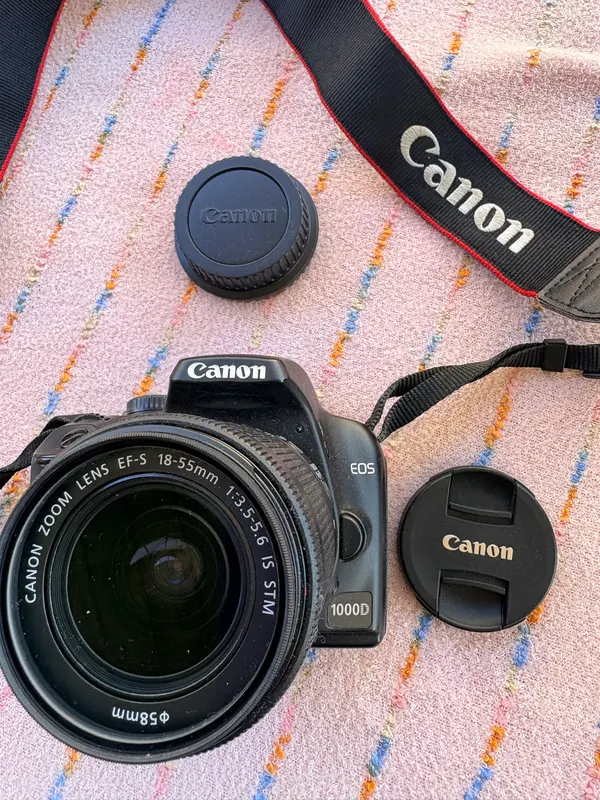 EOS 1000D Canon Camera