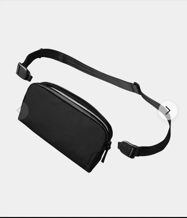 ALPAKA Flight Pouch / Cross Body Bag / Sling Bag
