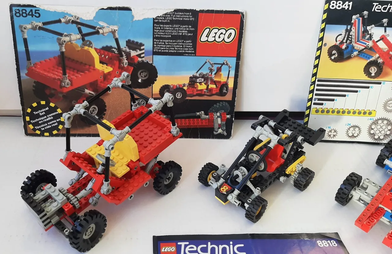 Vintage Lego Technic sets 8845 Dune Buggy, 8841 Dune Buggy and 8818 Baja Blaster – photo 2