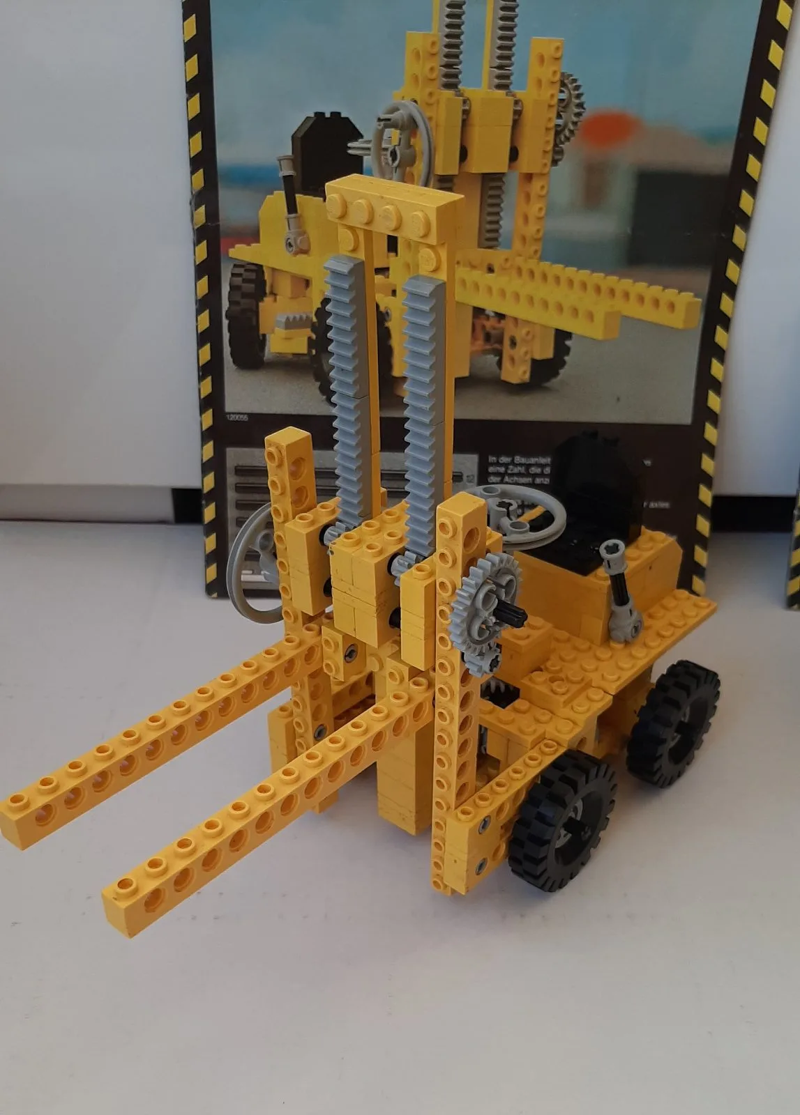 Vintage Lego Technic sets 8846 Tow Truck and 850 Fork Lift – photo 5