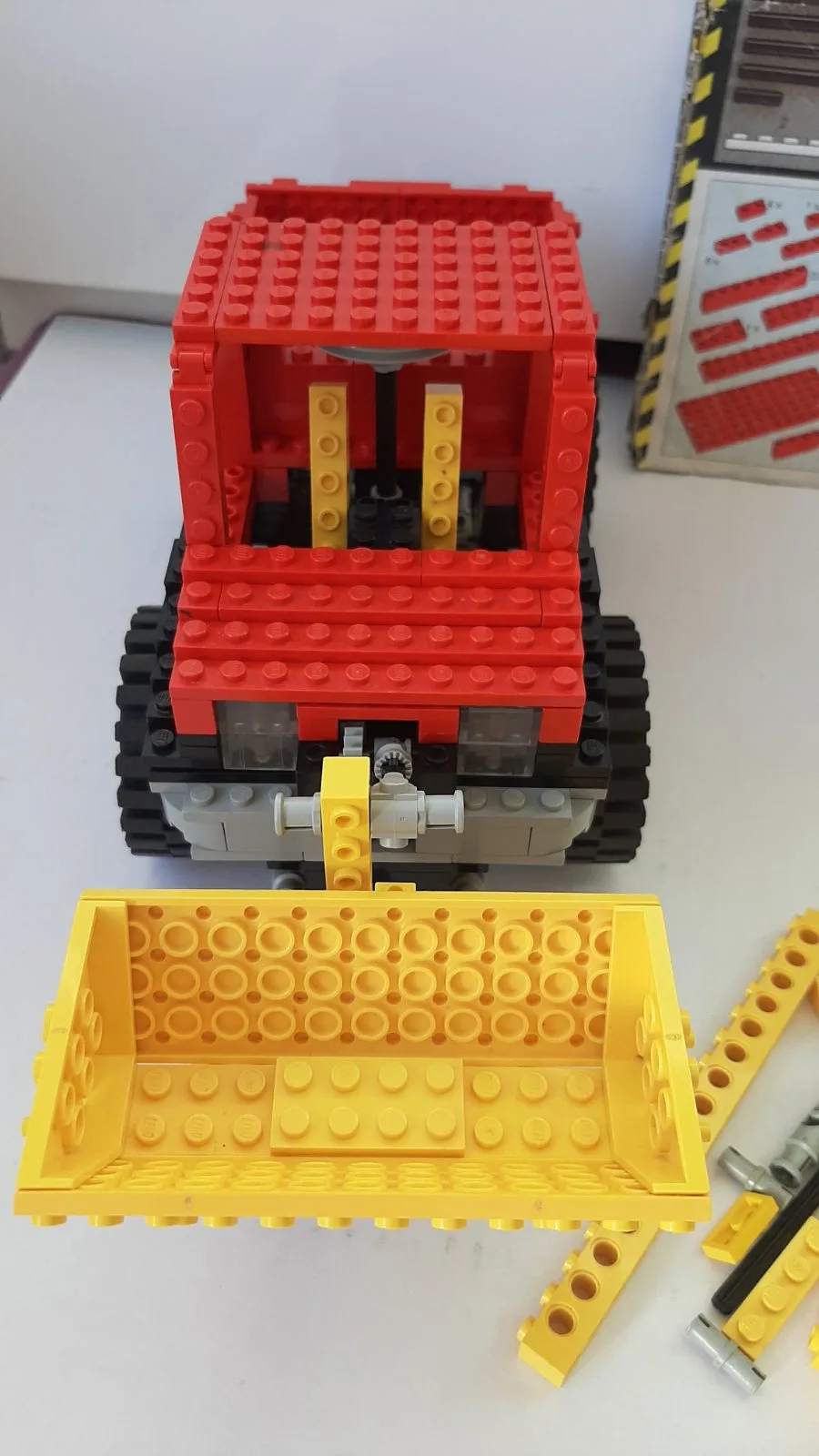 Vintage Lego Technic sets 8848 Power Truck and 8710 Expert Builder Parts Pack – photo 7