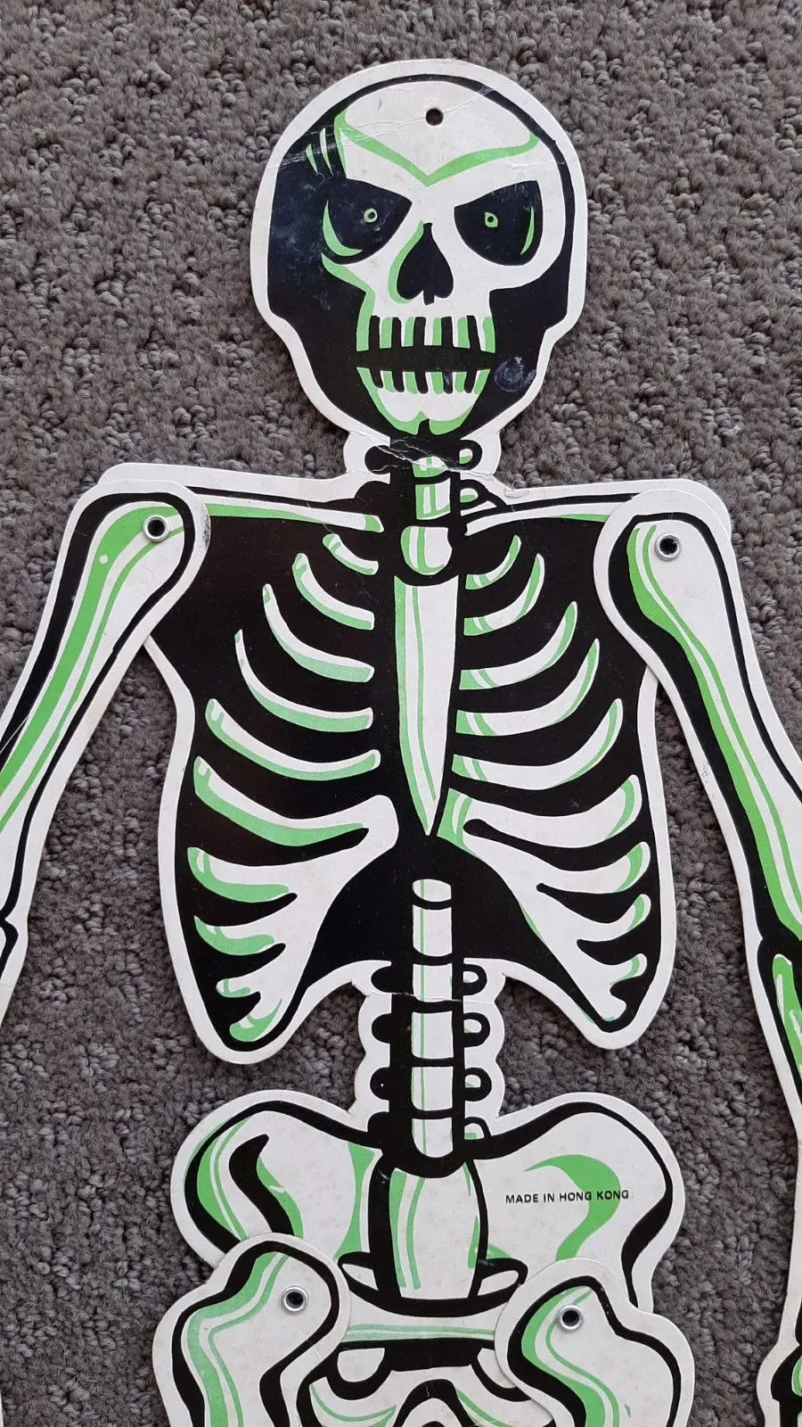 Giant sized Skeleton and Skull from 1980s card cut outs – photo 3