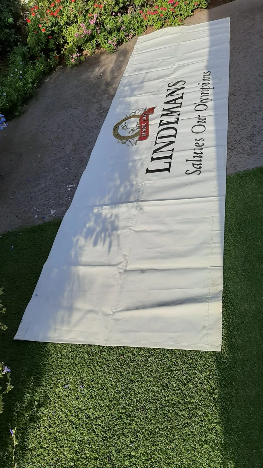 Lindemans Wines Salutes Our Olympians banner. Over 3m long – photo 3